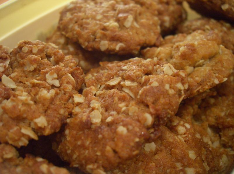 800px-anzac_biscuits.jpg